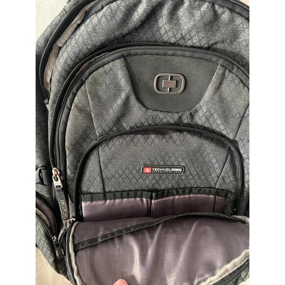 OGIO Padded Checkpoint Friendly Backpack - Picture 3 of 6